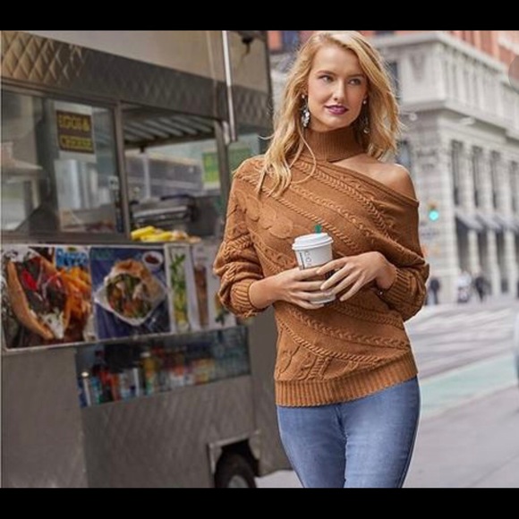 venus turtleneck